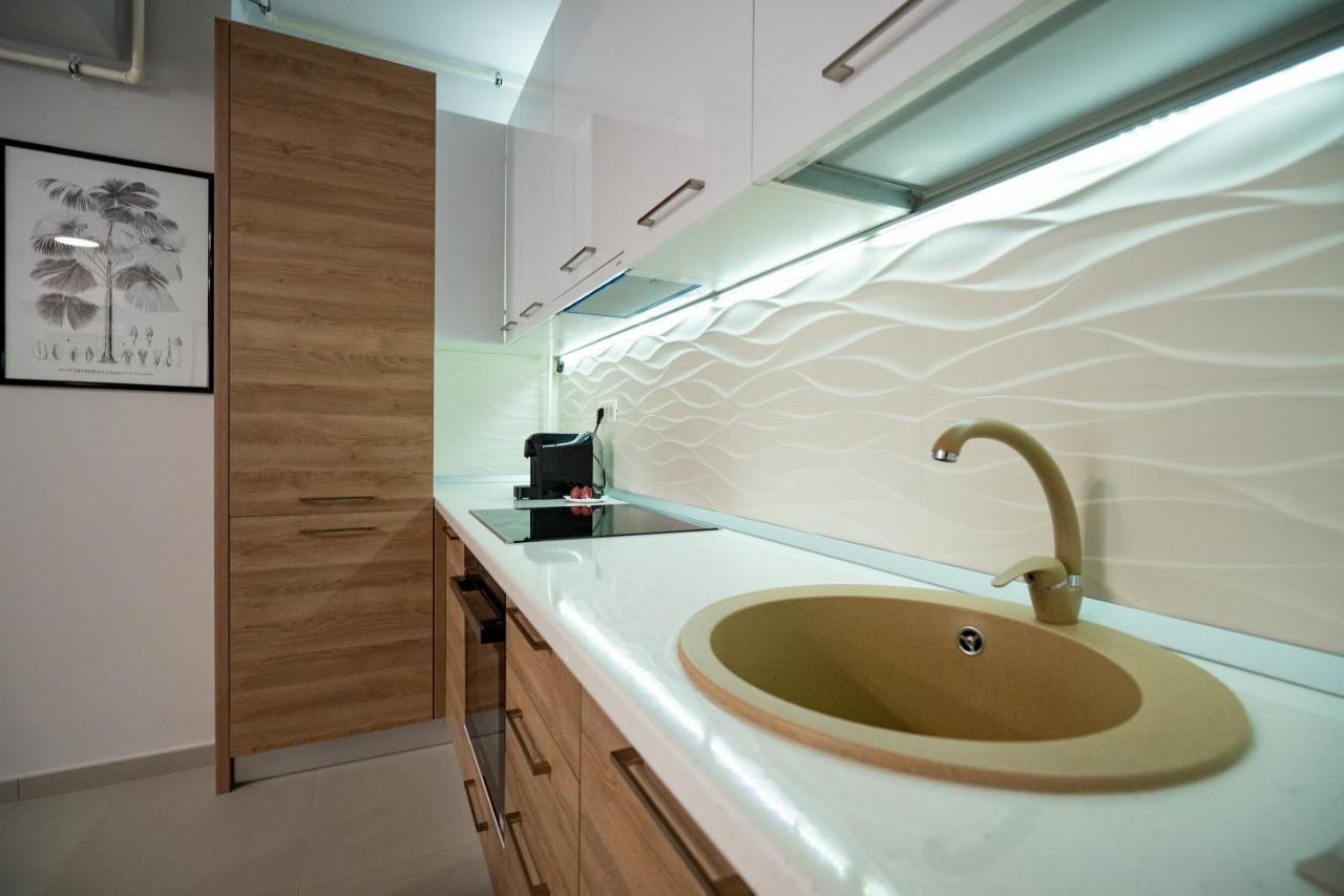 Moonlight Mamaia Apartments Luaran gambar