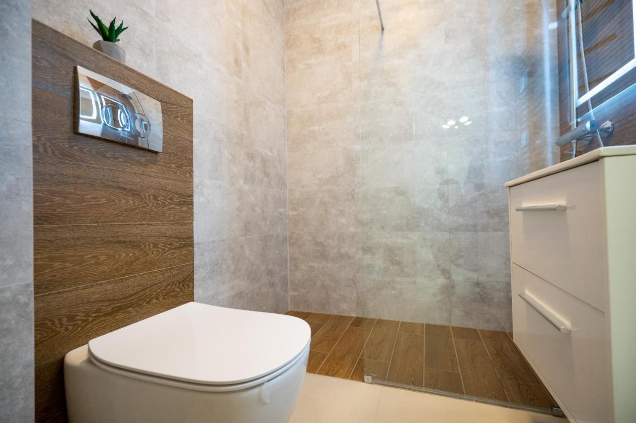 Moonlight Mamaia Apartments Luaran gambar
